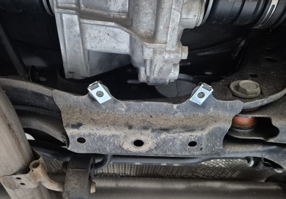 Aluminum diferential skid plate for Toyota Rav4