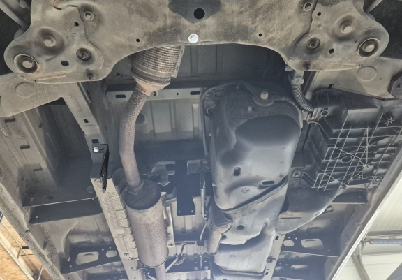 Steel catalytic converter plate/cat lock for Renault Master
