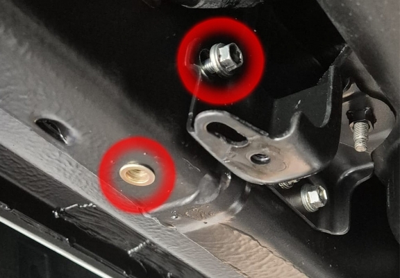 Steel differential skid plate for Toyota Hilux