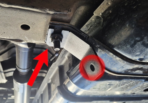 Steel fuel tank skid plate  for Ssangyong Rexton